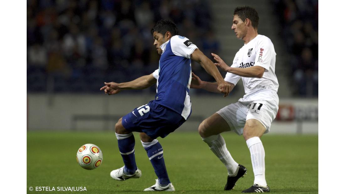 Afastado do título, FC Porto vence em Guimarães