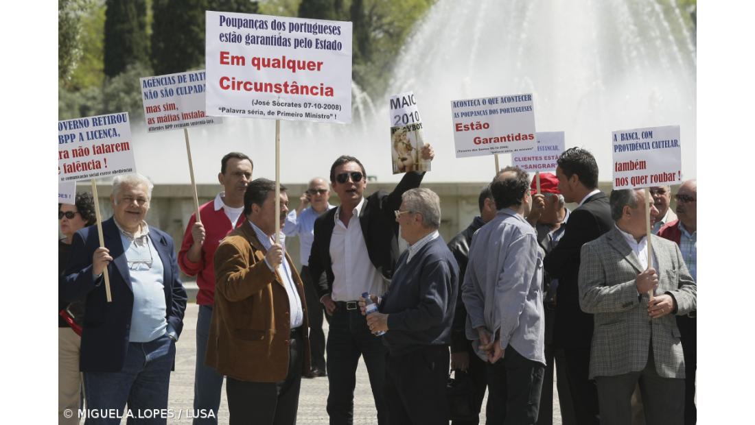 Clientes do BPP manifestam-se para denunciar o caso à Europa