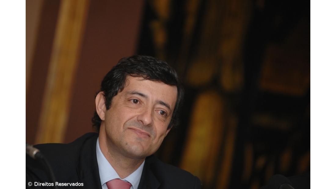 Carlos Zorrinho transmite solidariedade da delegação socialista a André Bradford