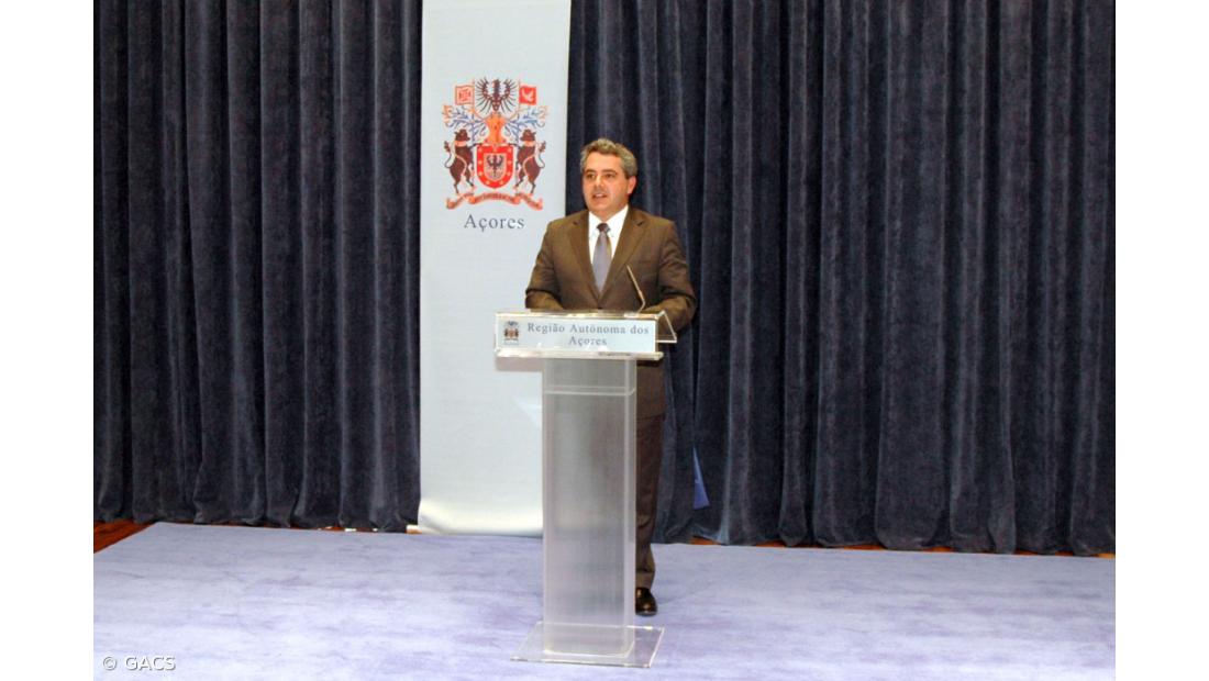 Governo dos Açores repudia suspeitas do PSD sobre apoios a painéis solares em edifícios públicos