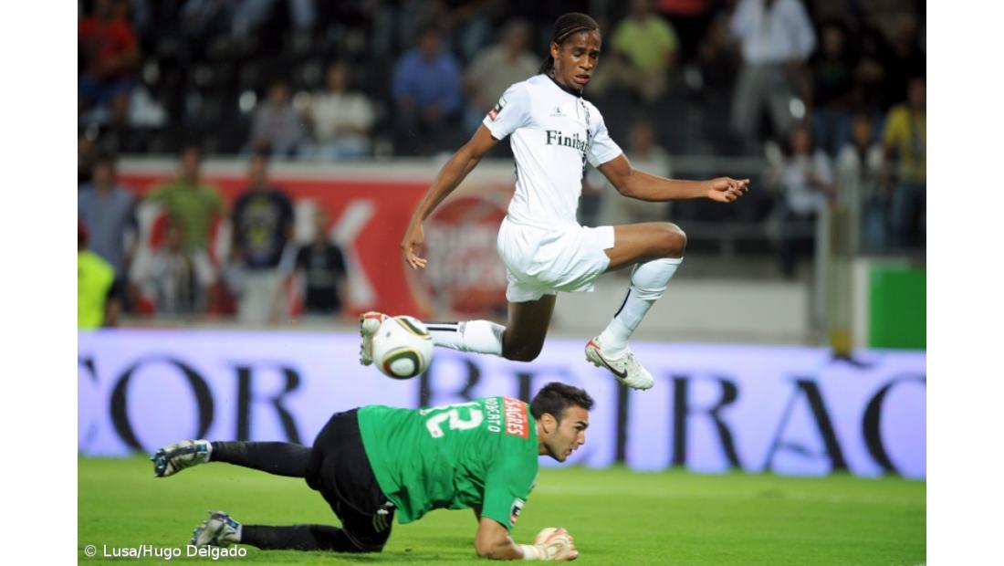 Vitória de Guimarães vence e "afunda" Benfica
