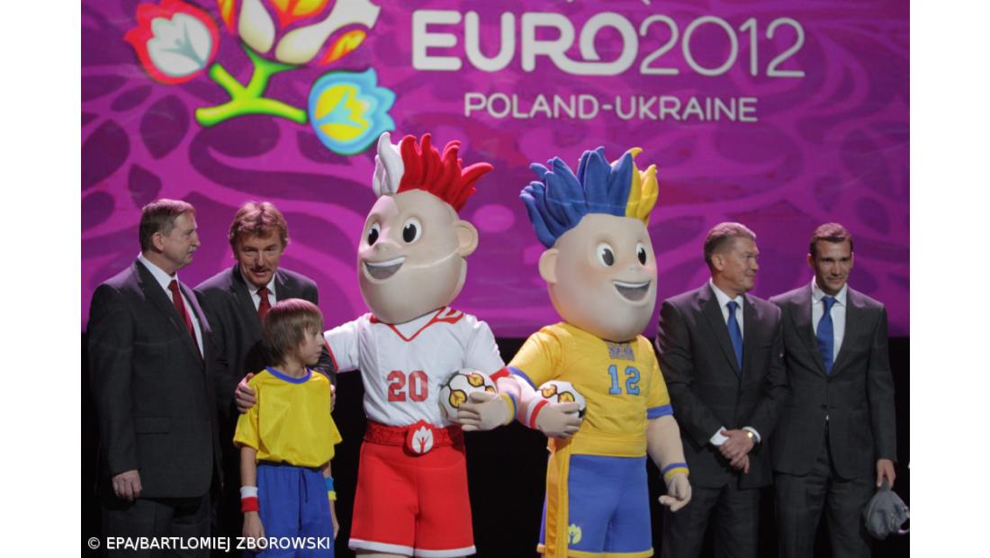 Mascote do Europeu2012 representada por gémeos