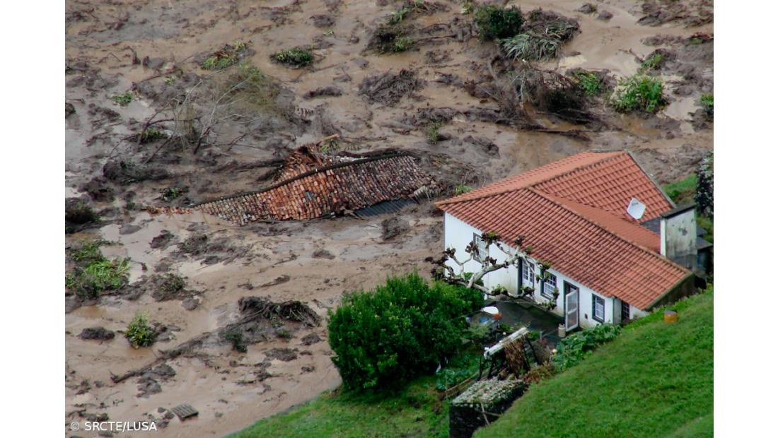 Instabilidade nos taludes inviabiliza regresso a casa na Fajãzinha