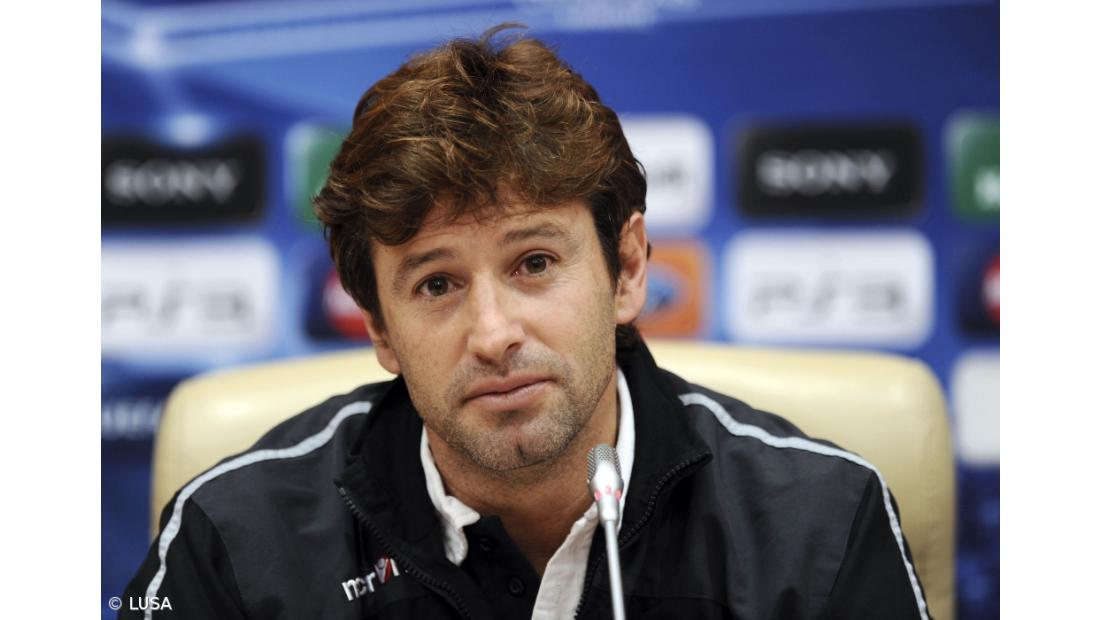 Domingos admite que vencer por quatro golos de diferença "não é fácil"