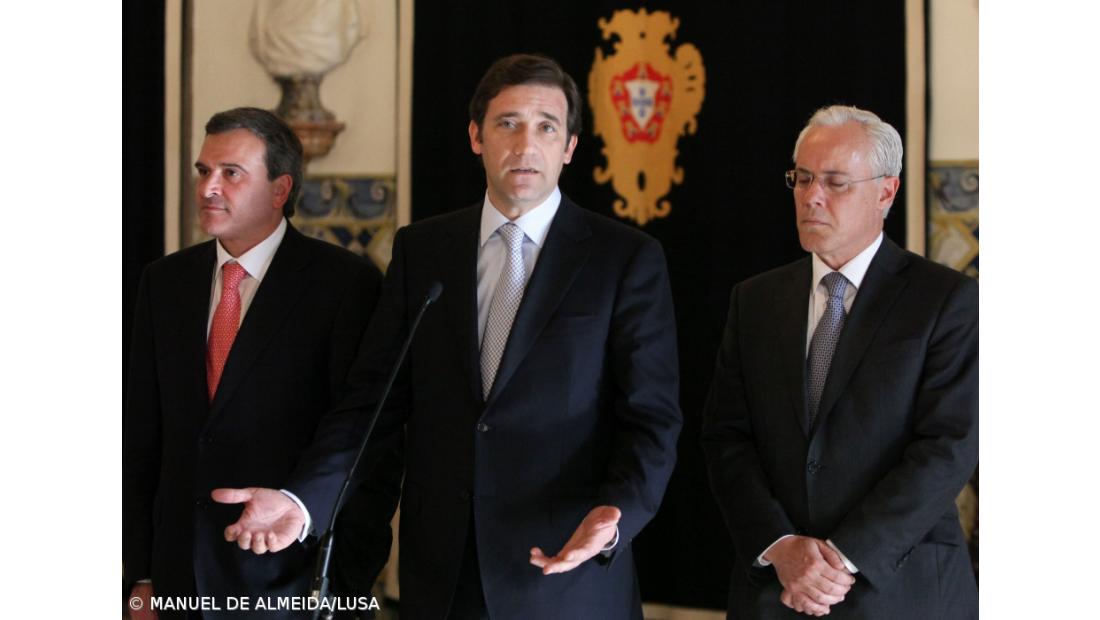 Passos Coelho leva a Merkel mensagem de “comprometimento com reformas a realizar"