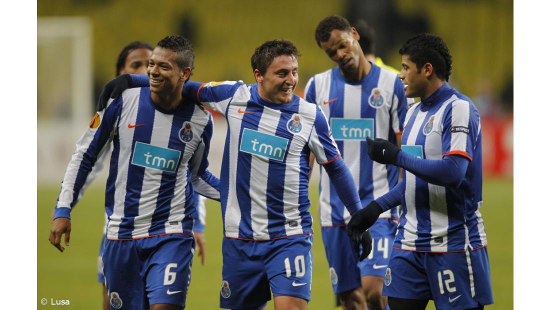 FC Porto goleia Spartak em Moscovo e garante lugar nas "meias"