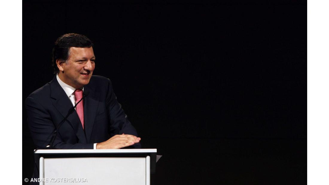 Durão Barroso felicita povo angolano