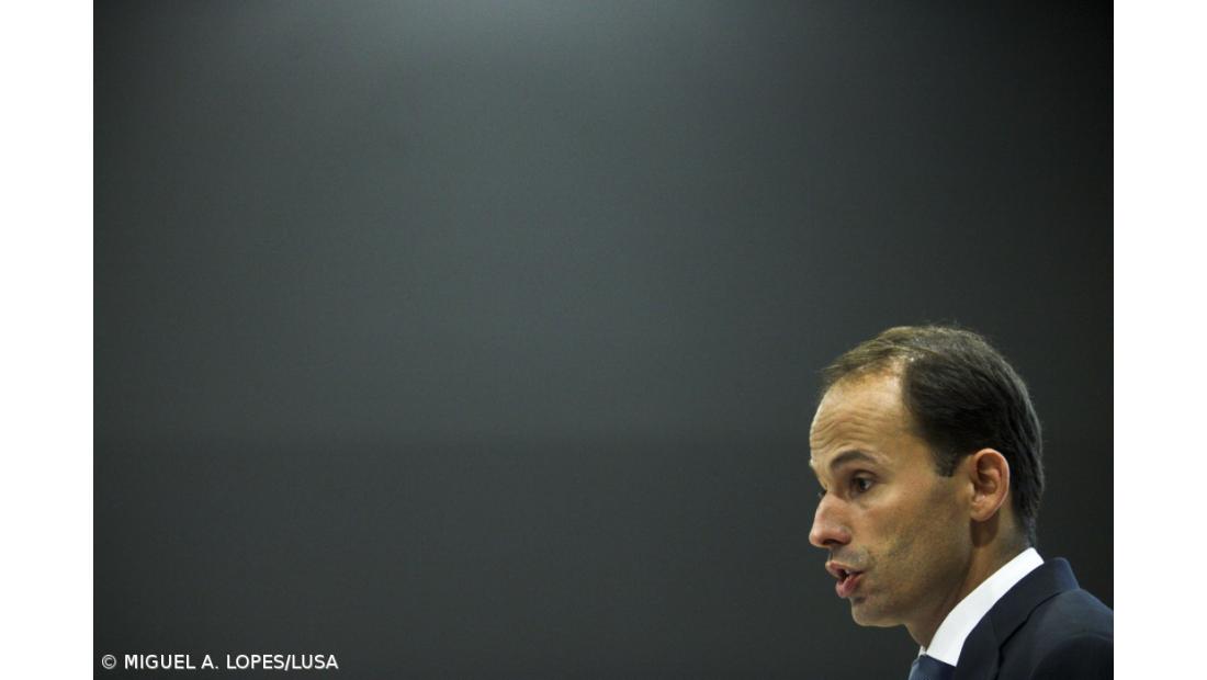  Ministro quer poupar 20 milhões de euros em 2012