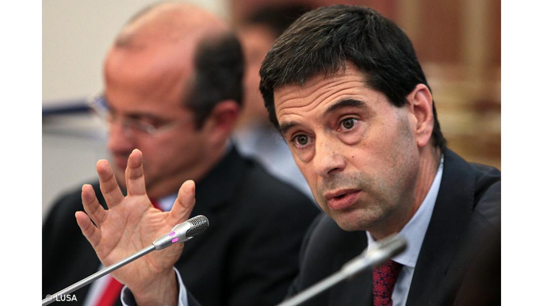 Governo reúne-se com sindicatos da função pública para abordar alterações inscritas no OE2013