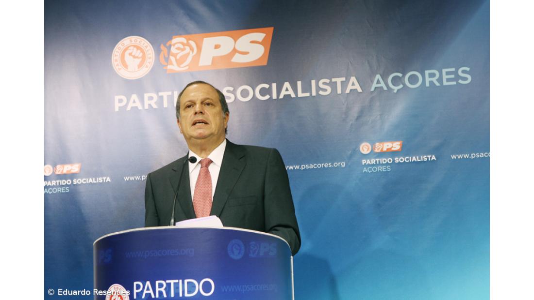 Carlos César defende fim da atual legislatura após demissão de Paulo Portas