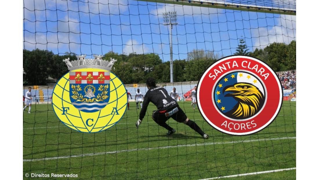 Santa Clara dá passo atrás na luta pela subida ao perder em Arouca