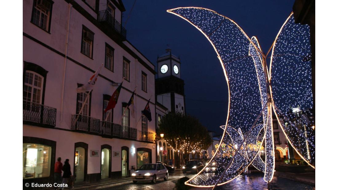Câmara de Ponta Delgada isenta comércio de taxas para ornamentação de Natal 