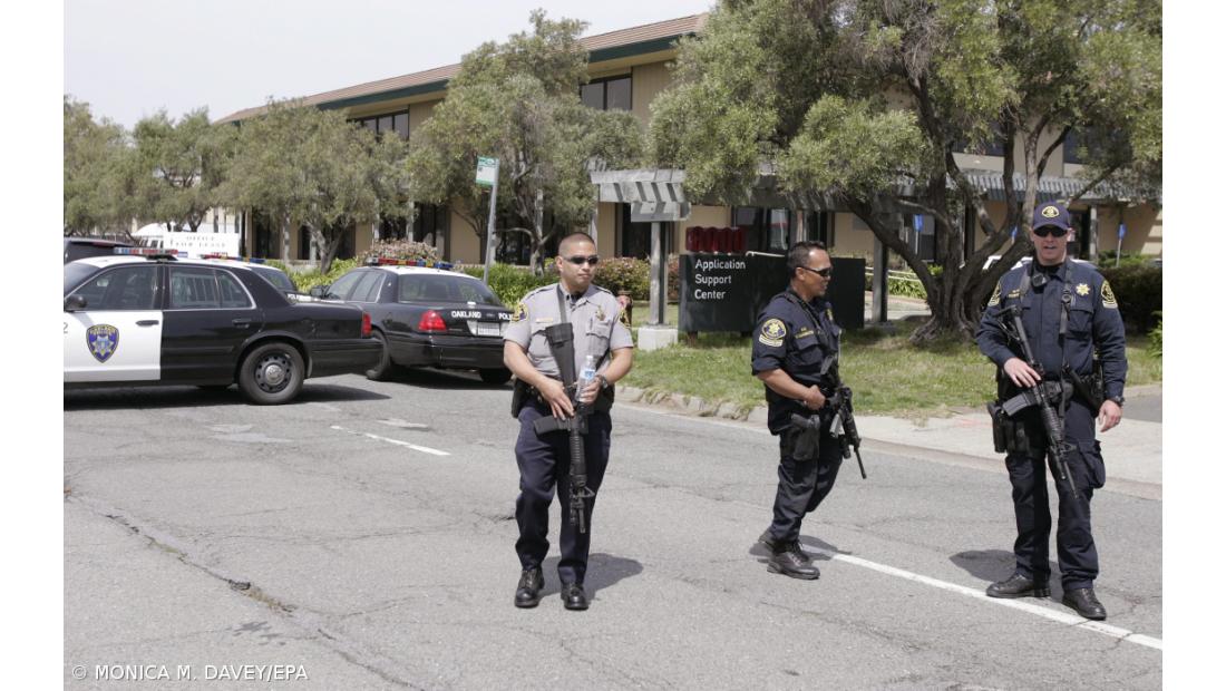 Polícia dos EUA investiga tiroteio em centro comercial 