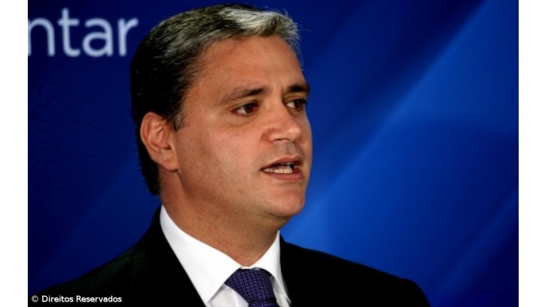 Vasco Cordeiro  "apreensivo" com medidas da República