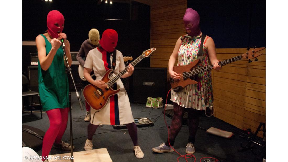 Justiça russa recusa libertação antecipada a membro das Pussy Riot