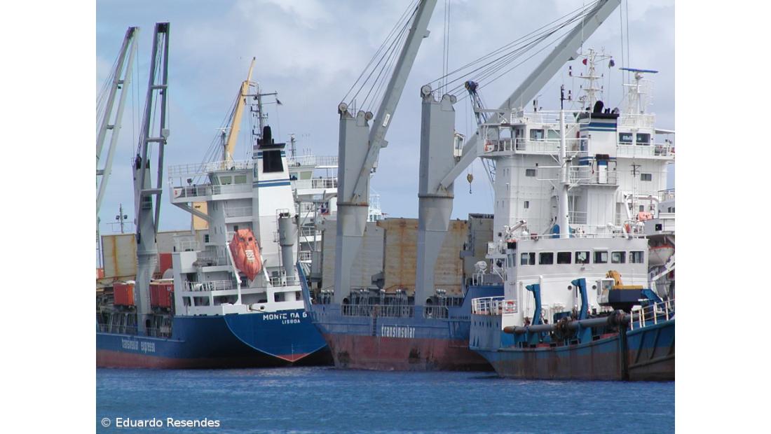 Trabalhadores das administrações portuárias iniciam hoje semana de greve