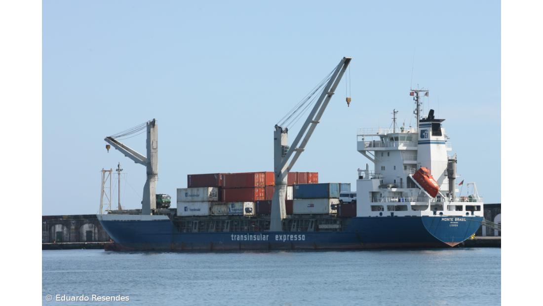 Trabalhadores portuários em greve ao trabalho suplementar a partir de 10 de setembro