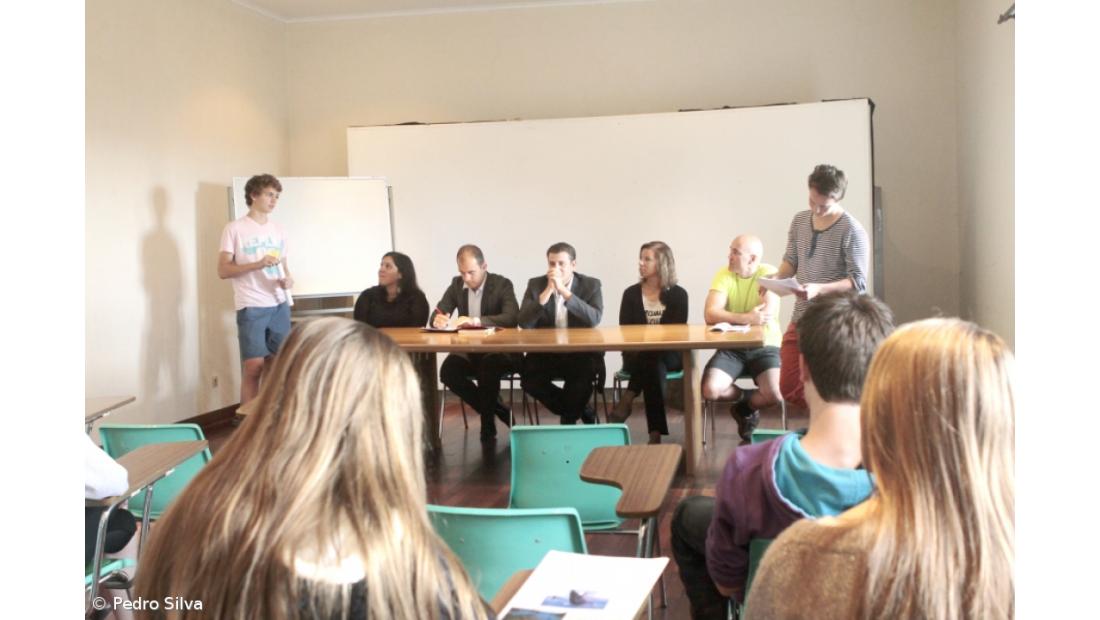 Jovens sensibilizados contra caça à baleia na Noruega