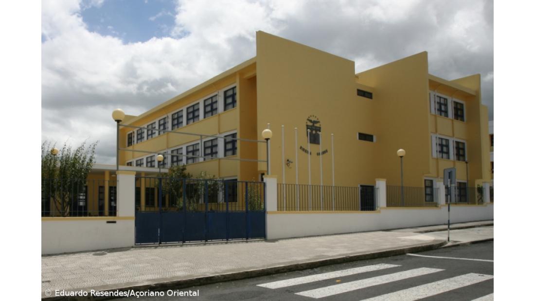 Secundária da Ribeira Grande distingue melhores alunos