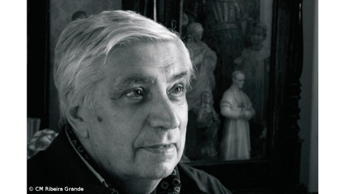 Livro perpetua vida de Padre Edmundo Pacheco