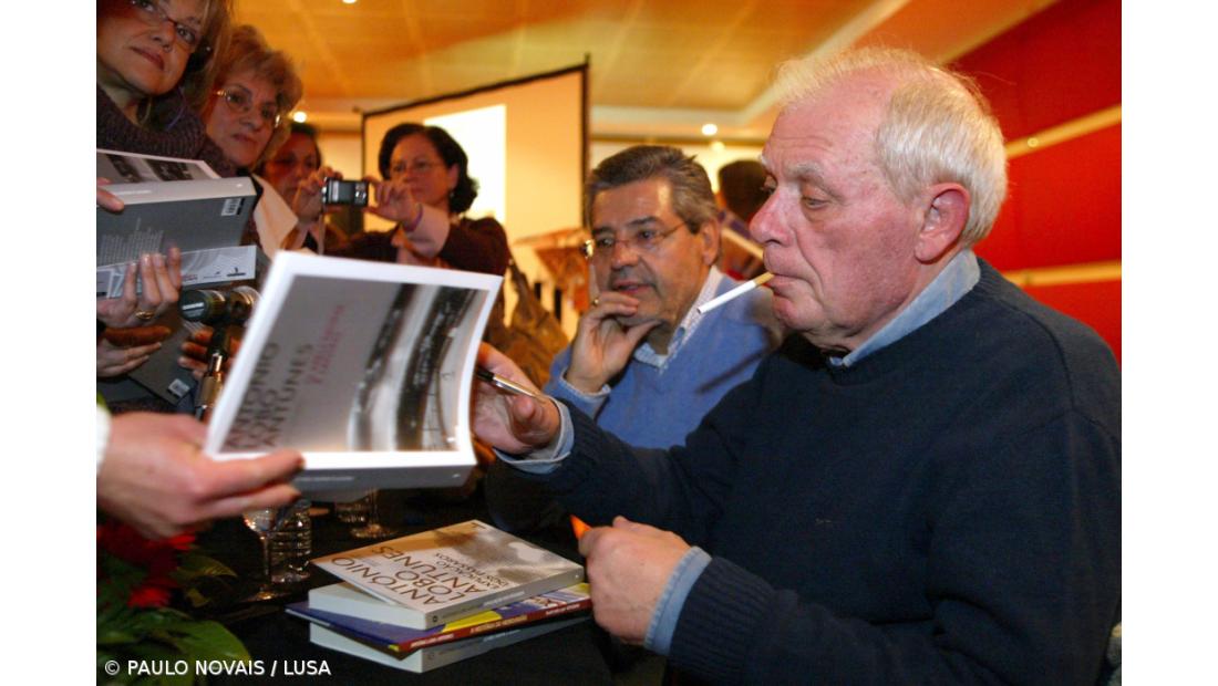 Universidade romena distingue António Lobo Antunes com Honoris Causa