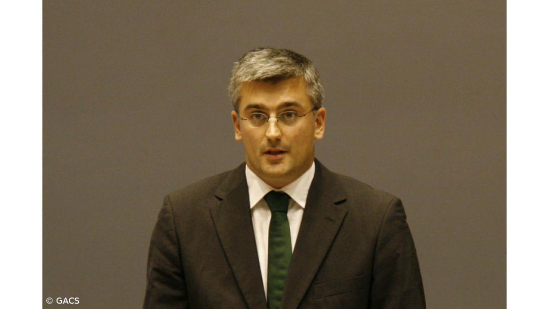 Constrangimento devido a "necessidade de tesouraria imprevista"