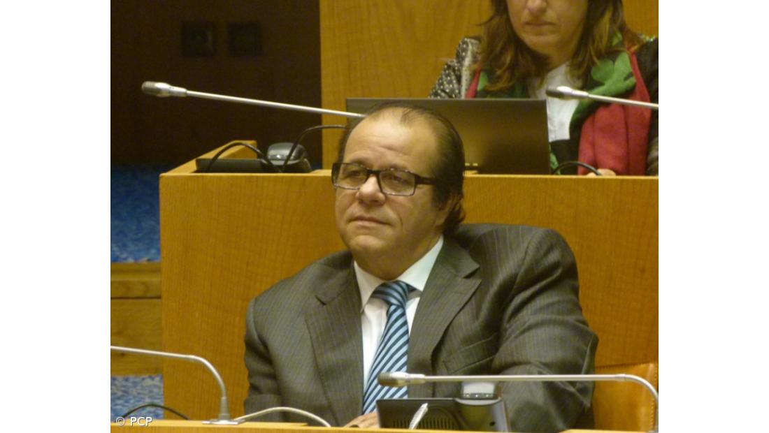 Parlamento açoriano chumba proposta do PCP para reposição dos subsídios de férias e de Natal