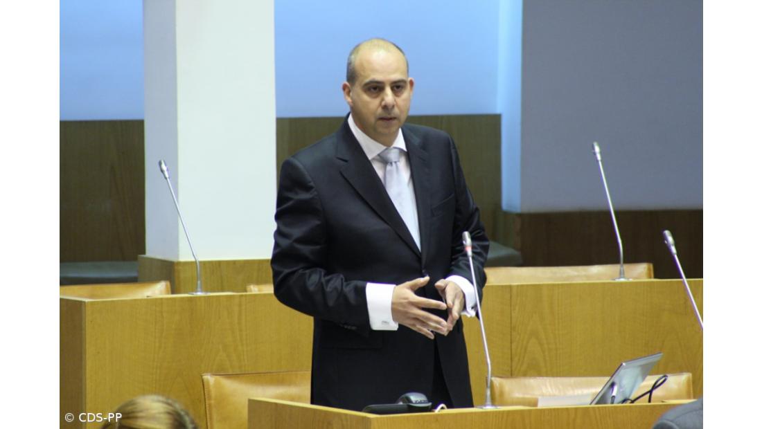 CDS questiona proveitos das Portas do Mar antes da realização de novos investimentos