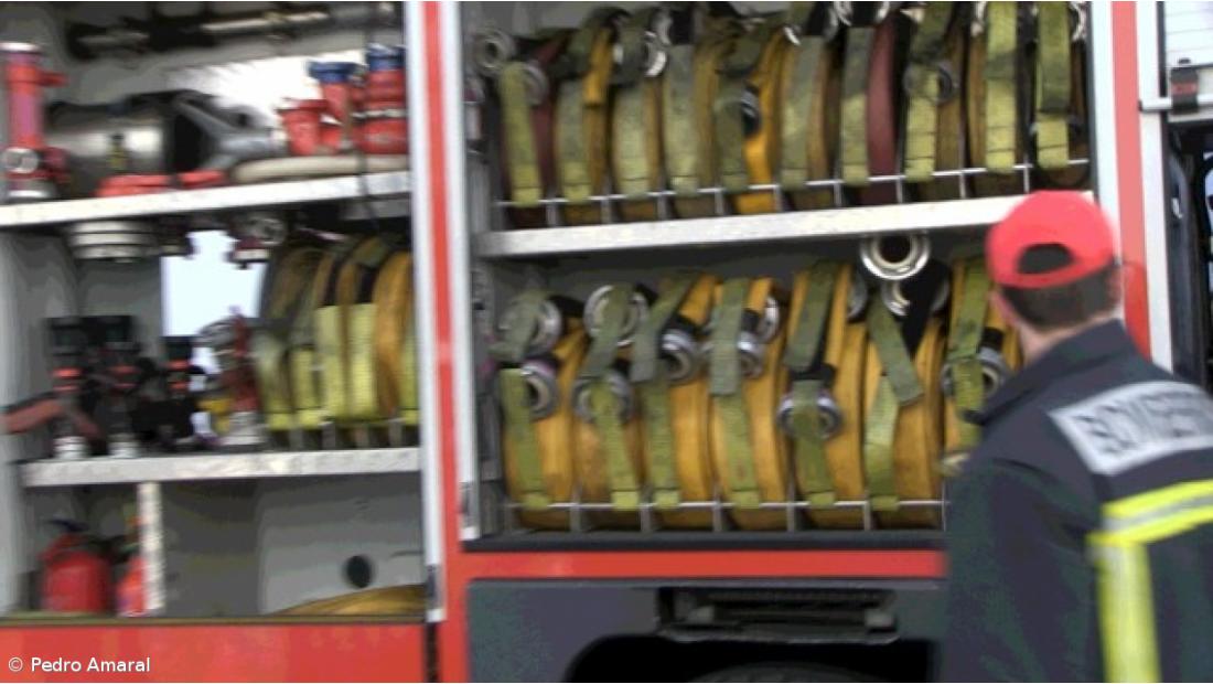 Incêndio em prédio  obriga a realojamentos