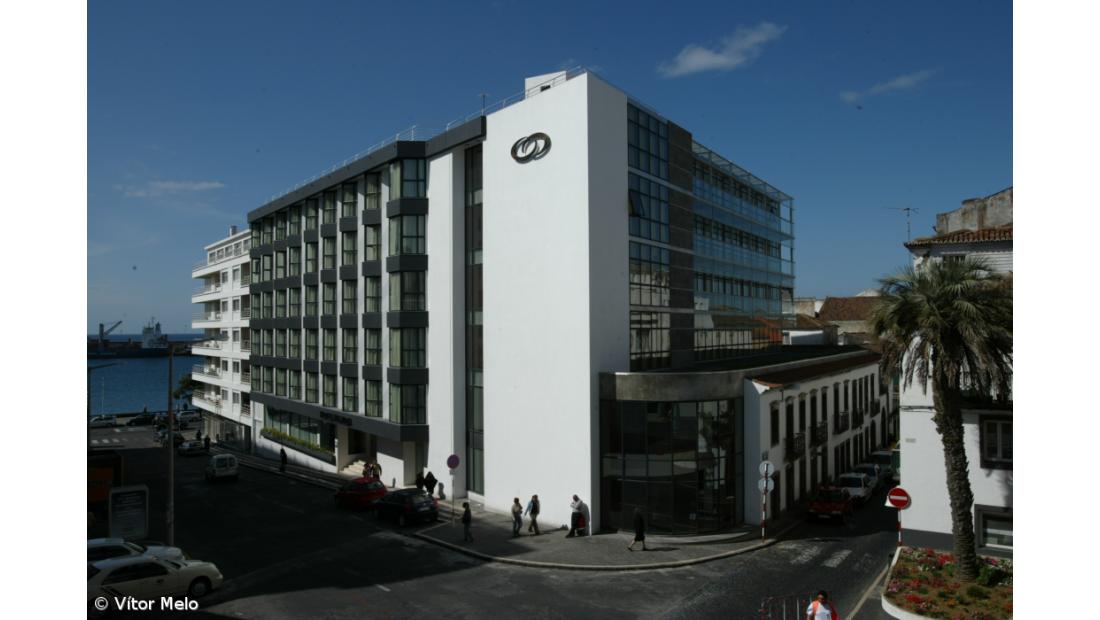 Dois hotéis fecham em São Miguel