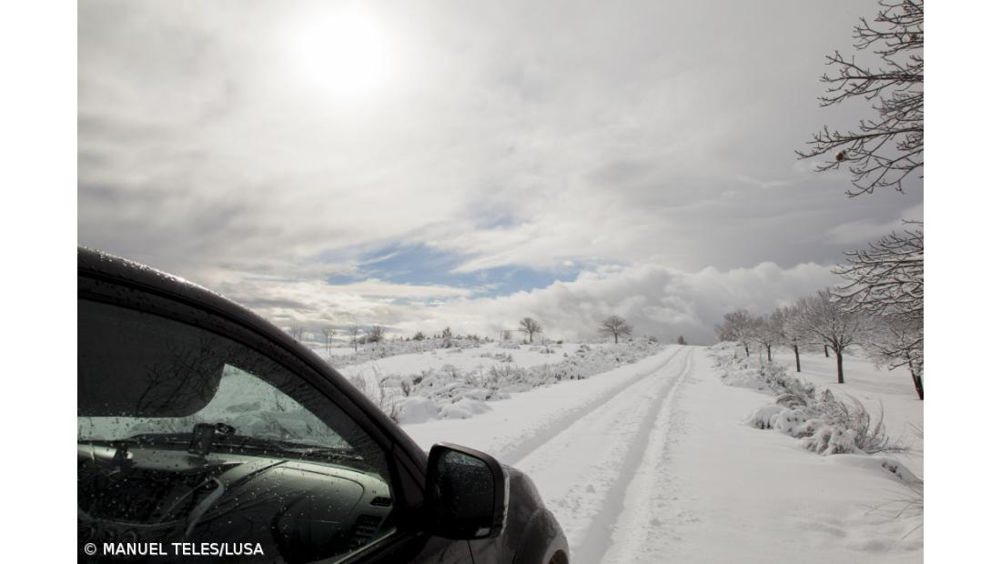 Neve dá um dia extra de "férias" aos alunos de Vieira do Minho