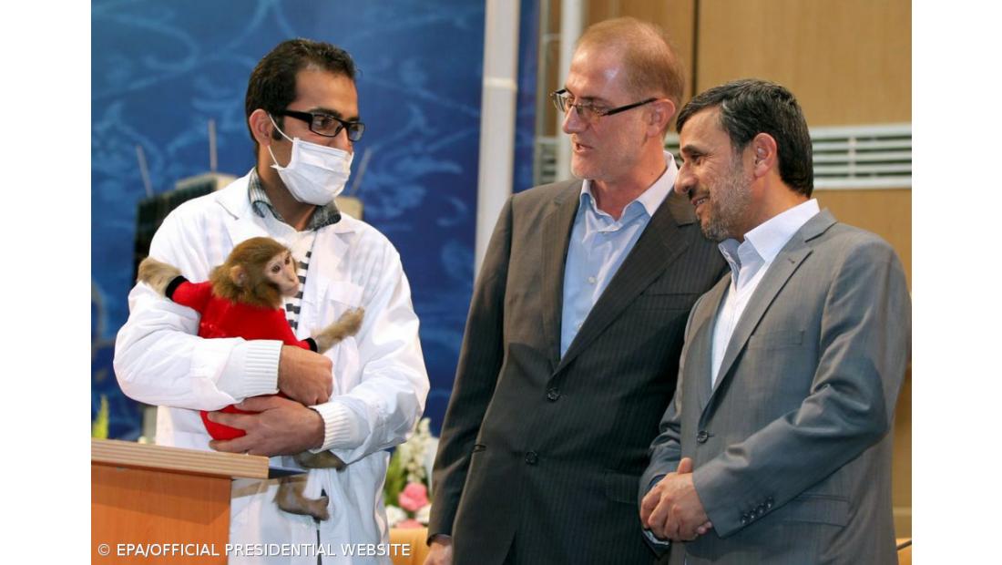 Ahmadinejad pronto para ser o primeiro astronauta iraniano