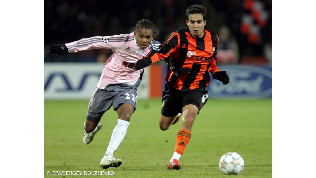 Benfica vence em Donetsk e assegura UEFA