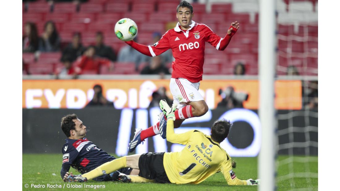 Benfica goleia Gil Vicente e recupera liderança (vídeos)