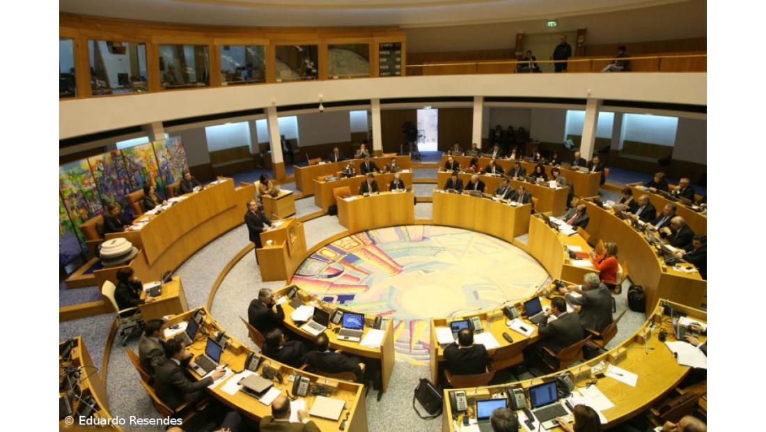 Parlamento dos Açores faz plenário extraordinário na próxima semana para debater 40 horas