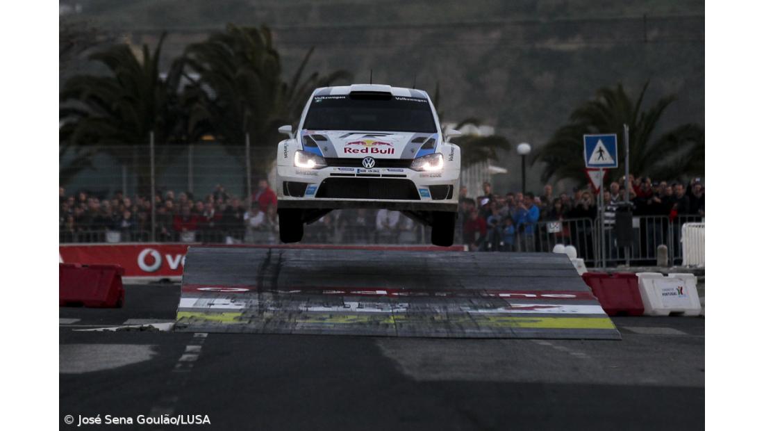 Mundial de ralis: Ogier na linha da frente com a concorrência a apertar
