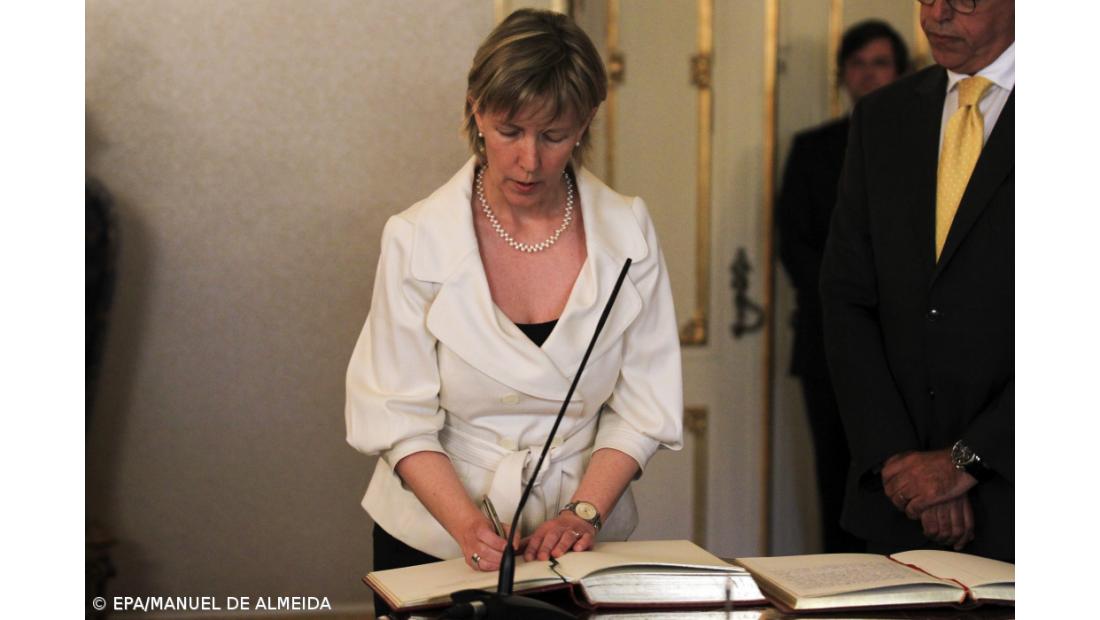 Ministra das Finanças tomou posse apesar da demissão de Portas