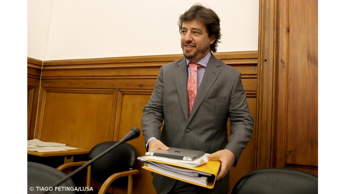 Ministro Poiares Maduro explica no Parlamento futuro da RTP