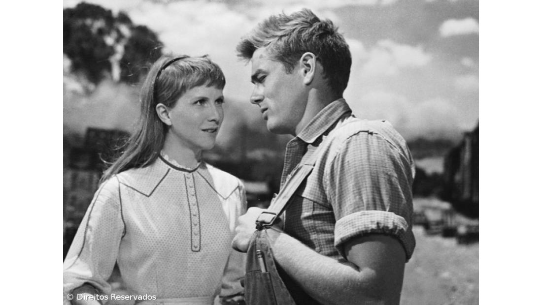 Morreu a atriz Julie Harris de 87 anos