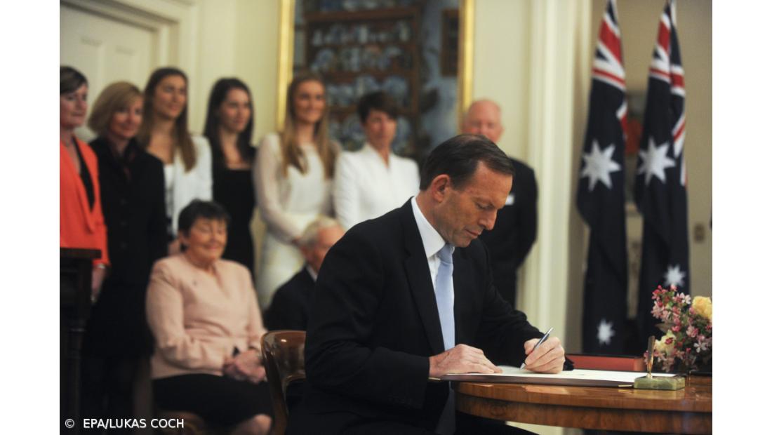 Tony Abbott tomou posse como novo PM australiano