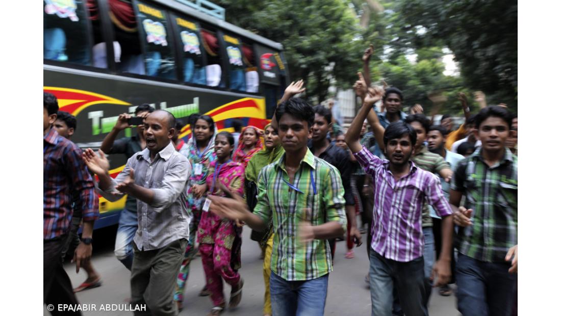 Pelo menos 140 feridos em protestos de trabalhadores têxteis no Bangladesh