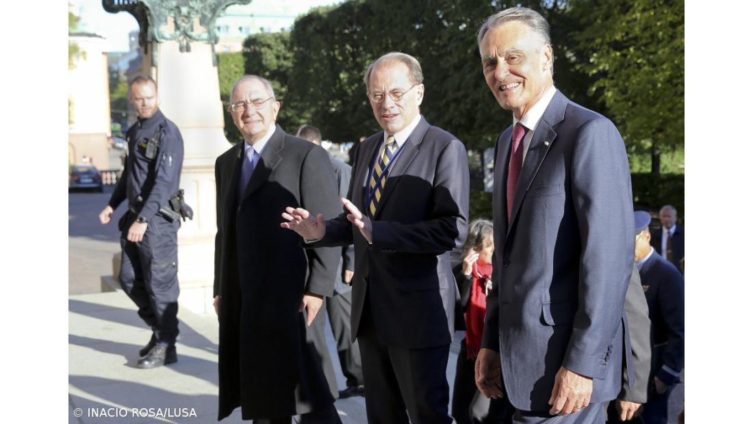 Cavaco apela a emigrantes para ajudarem no relançamento da economia