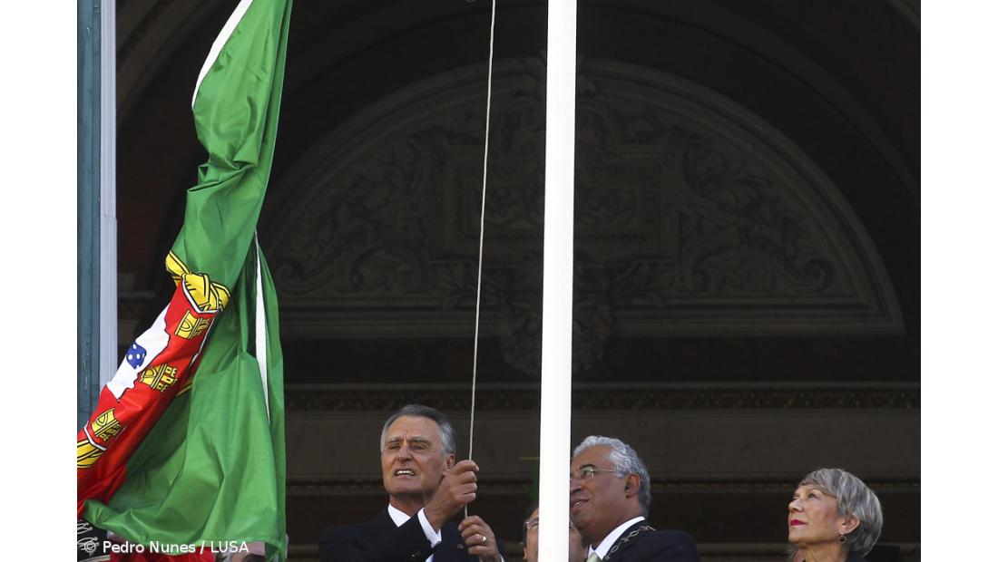 Cavaco Silva condecora hoje Durão Barroso por serviços "de extraordinária relevância"