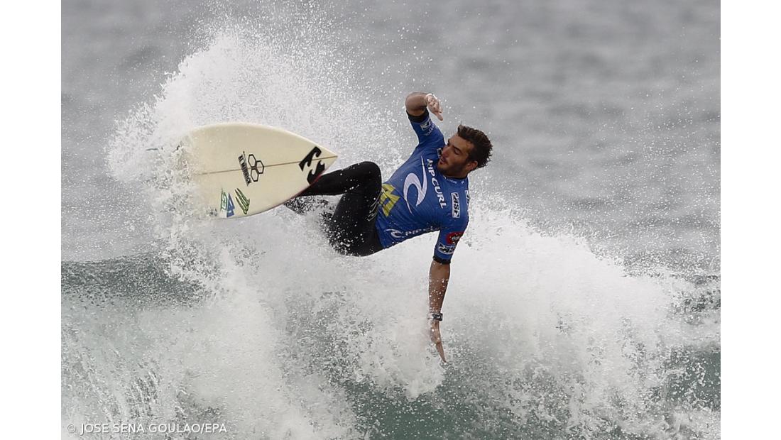 Frederico Morais luta pela manutenção no circuito mundial de surf, trio disputa título