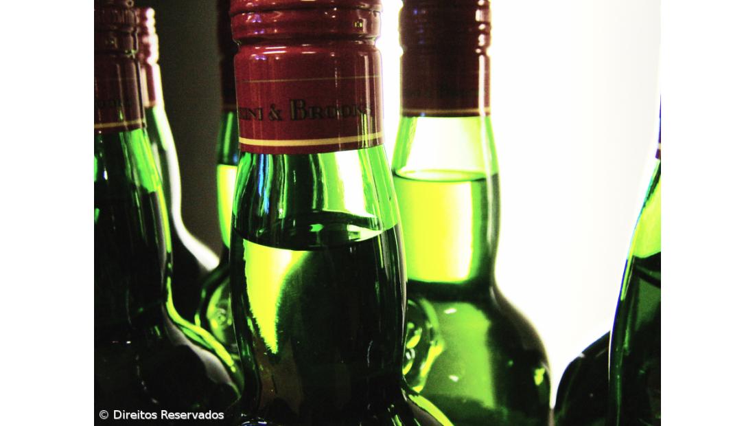 Disponibilização, venda e consumo de álcool proibidos a menores a partir de hoje