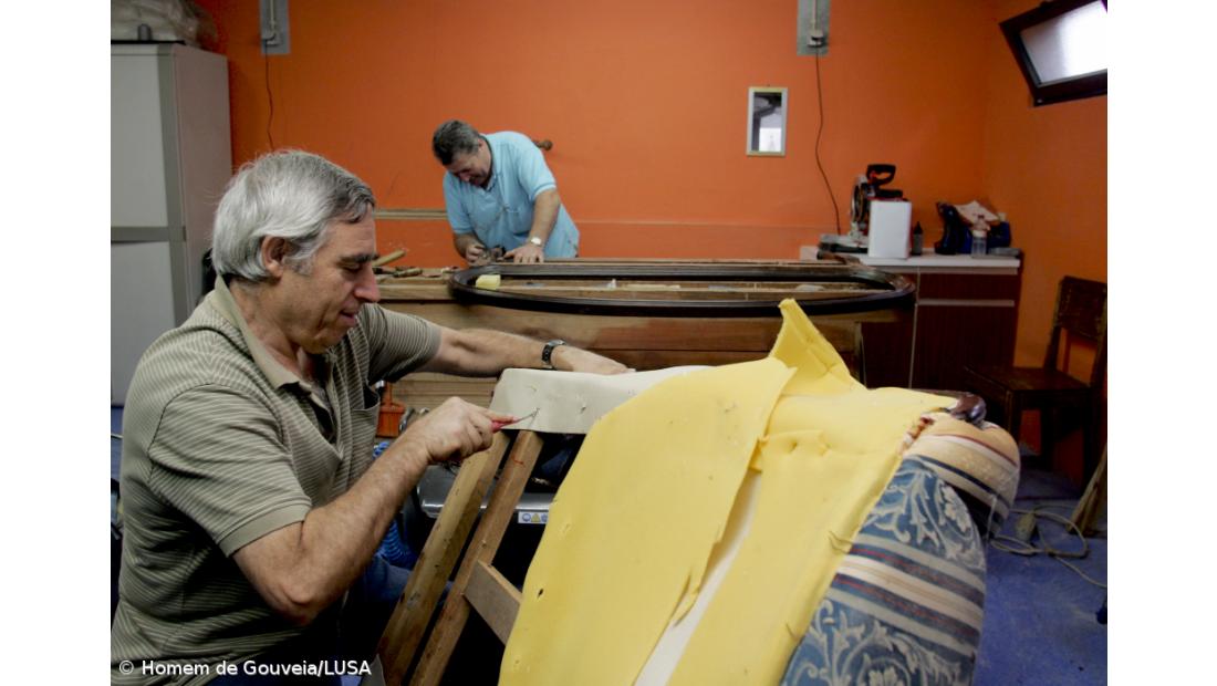 "Oficina Solidária" recupera móveis no Funchal para dar aos mais carenciados 