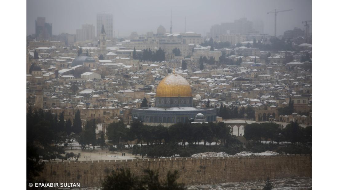 Jerusalém paralisada por tempestade de neve histórica