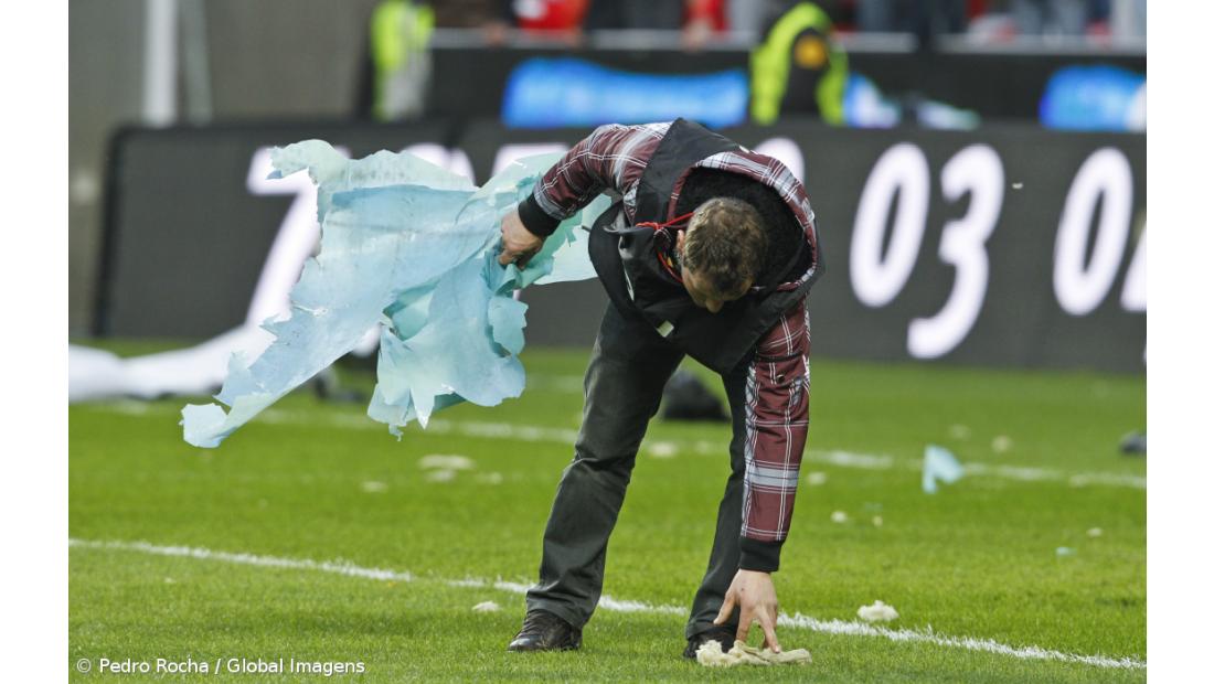 Benfica-Sporting adiado para terça-feira às 19h15