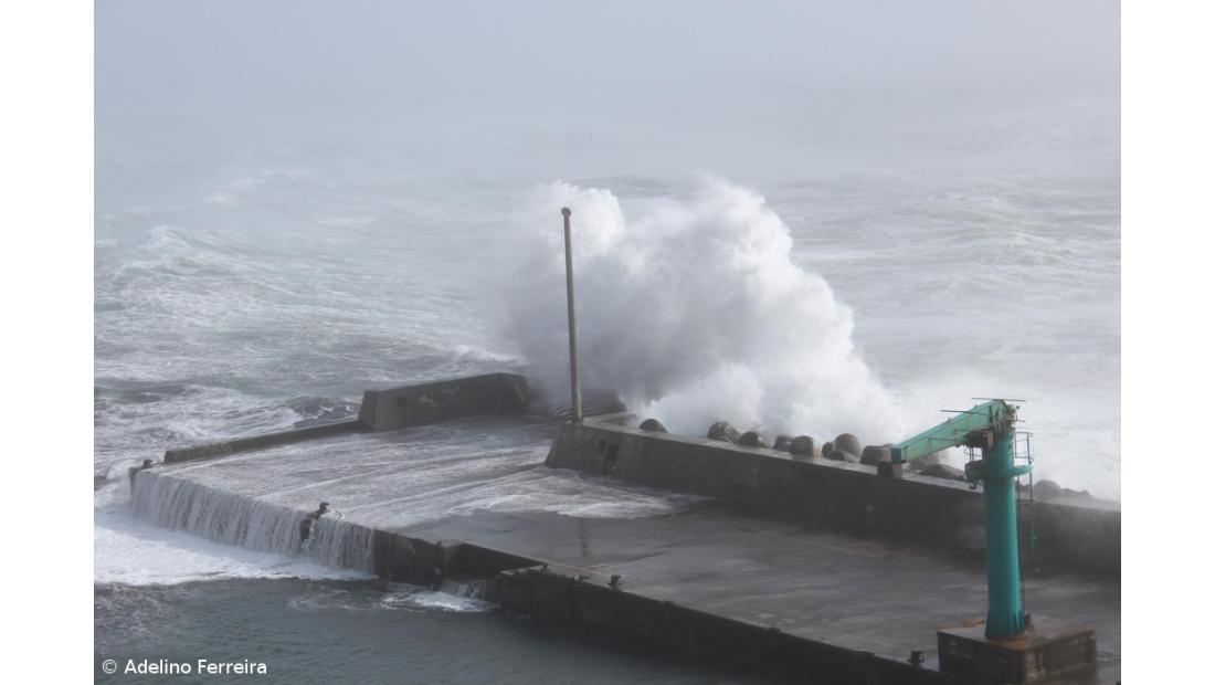 Cinco barras do continente e Açores fechadas devido à agitação marítima