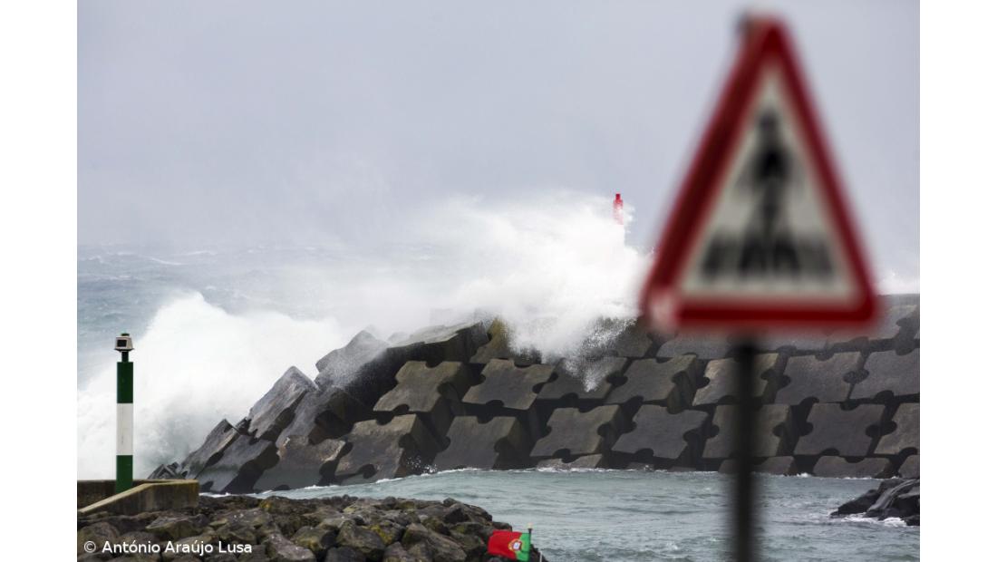 Açores sob aviso amarelo devido à chuva, vento, trovoada e agitação marítima